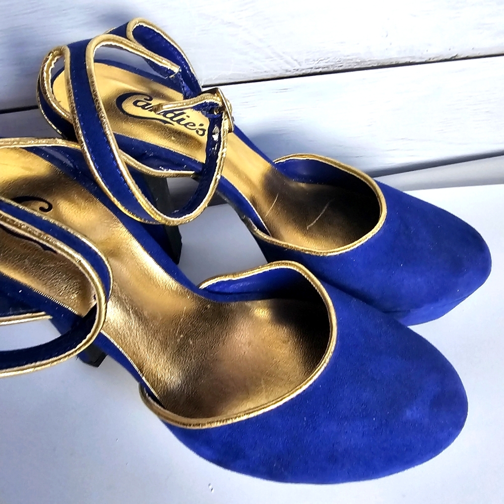 Candies Blue Faux Suede 5 Inch Platform Heels Size 7 M With Gold Trim - Picture 11 of 11